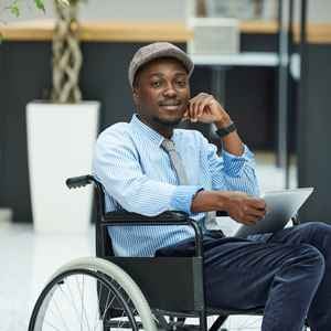 man-in-wheelchair-at-work